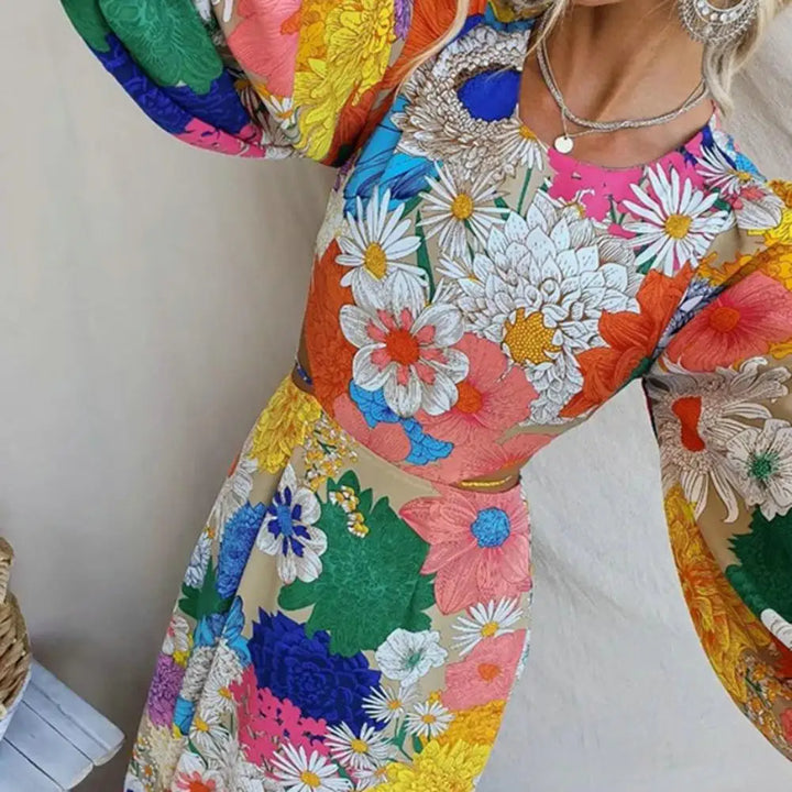 Long-sleeved maxi dress with bold floral pattern