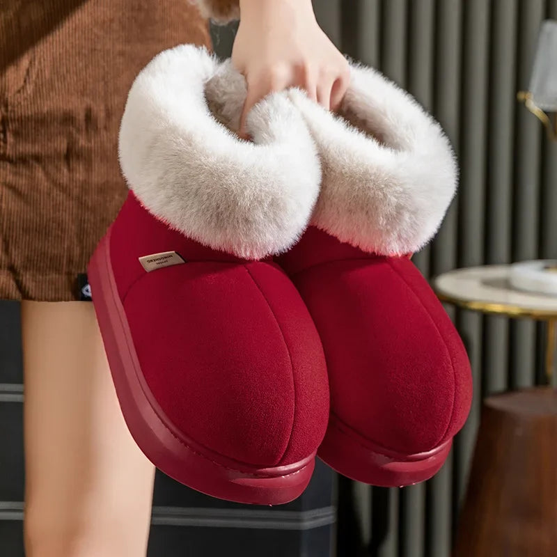 Elegant slippers in suede look with faux fur