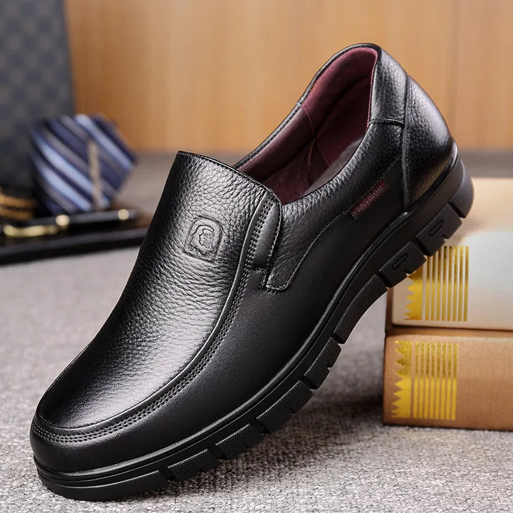 Men's leisure shoes made from genuine leather