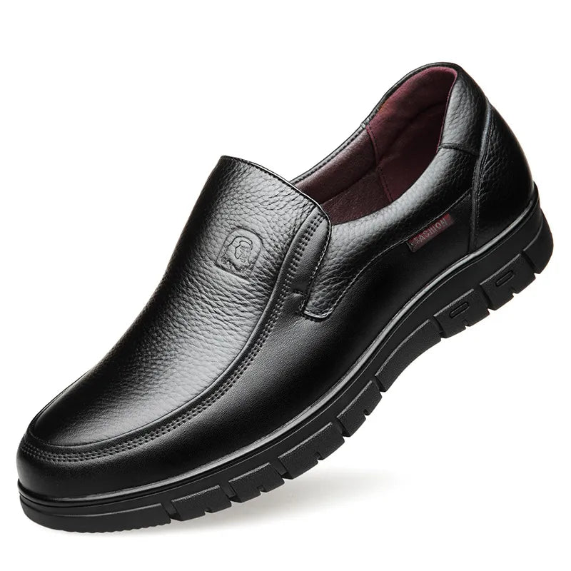 Men's leisure shoes made from genuine leather