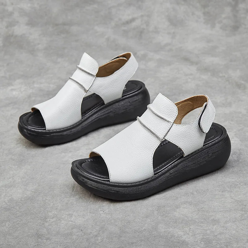 Sandals with thick sole and velcro fastening