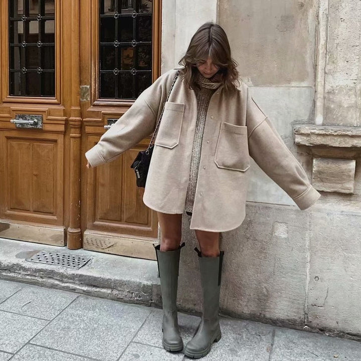 Casual loose blouse with pockets and long sleeves