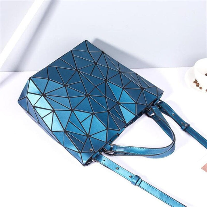 Structured carrier bag with geometric pattern