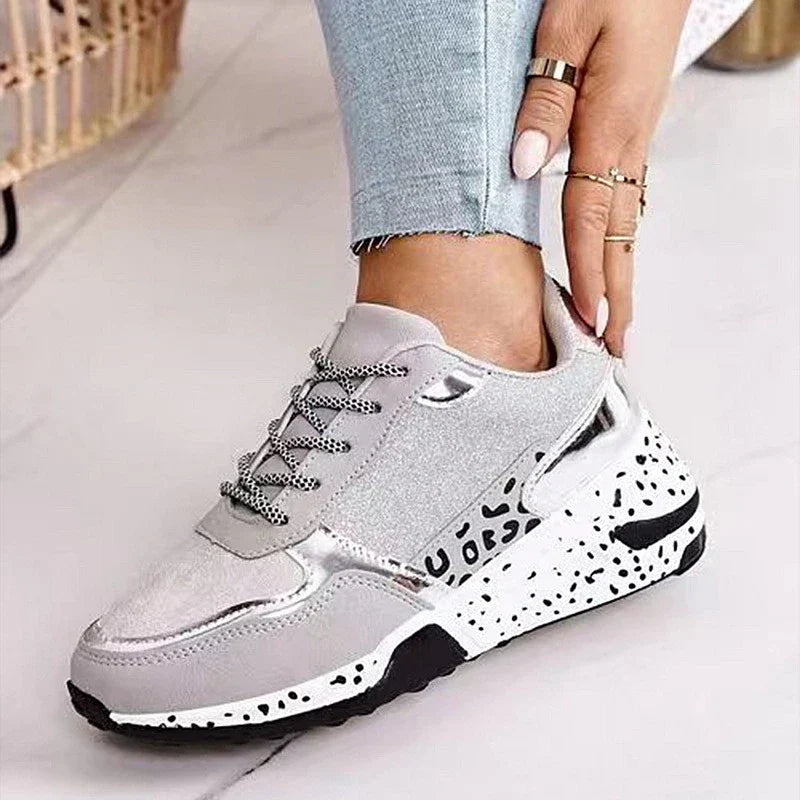 Lace-up shoes with leopard print