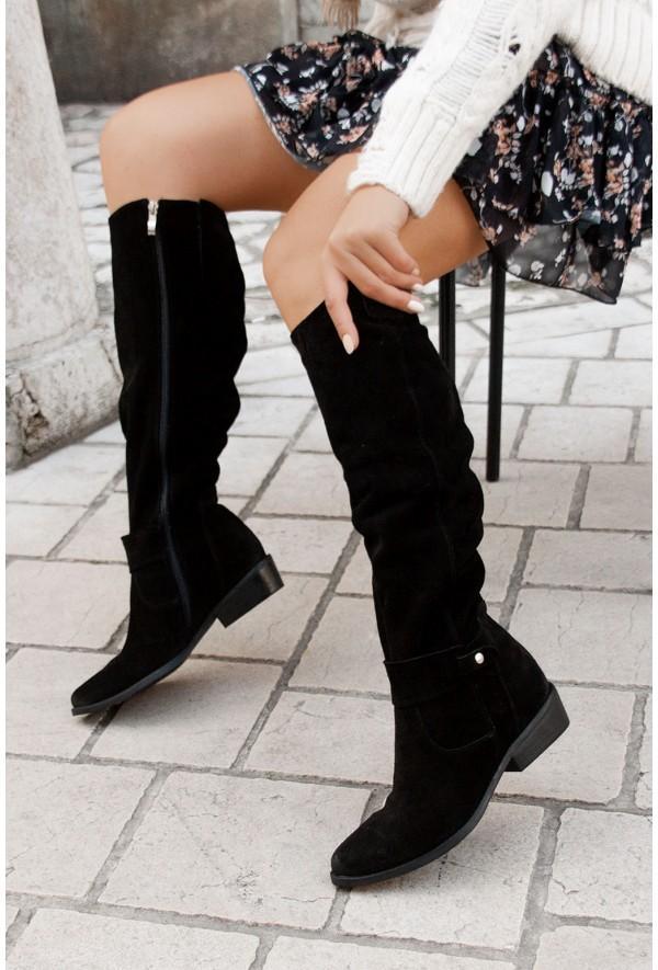 Elegant comfort in knee-high leather boots