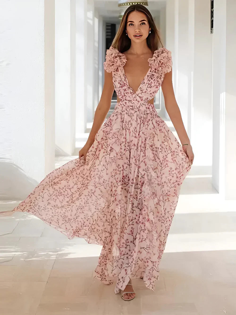 Maxi dress with gathered shoulders