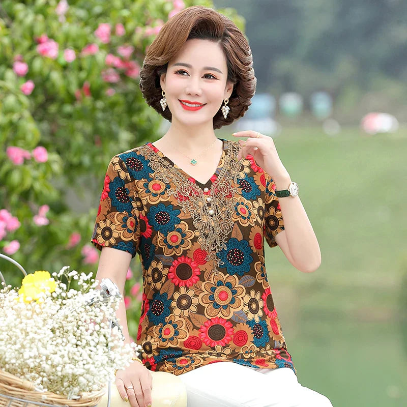 Elegant blouse T-shirt with mother-of-pearl buttons