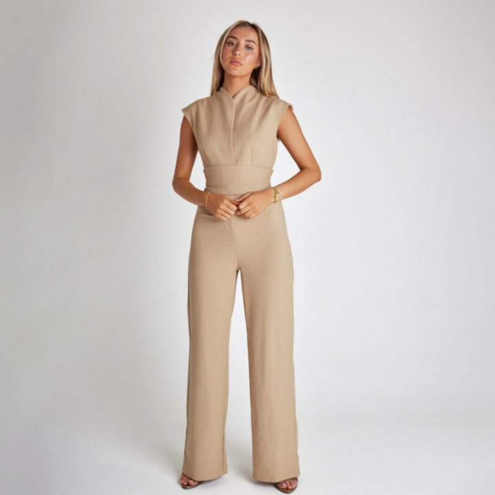 Elegant jumpsuit with wide legs