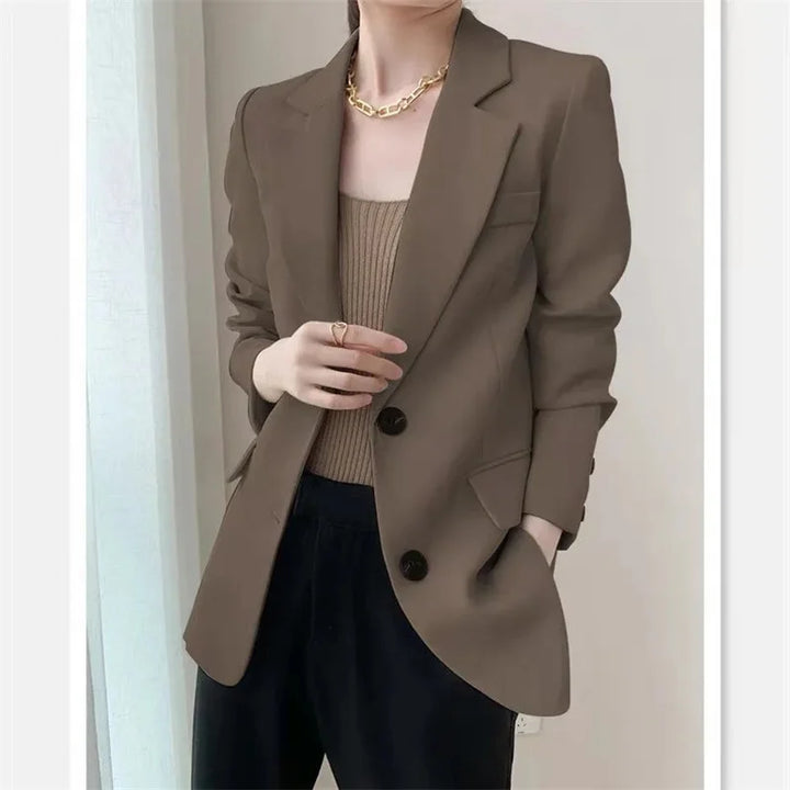 Ladies slim fit single-breasted blazer for casual and office wear