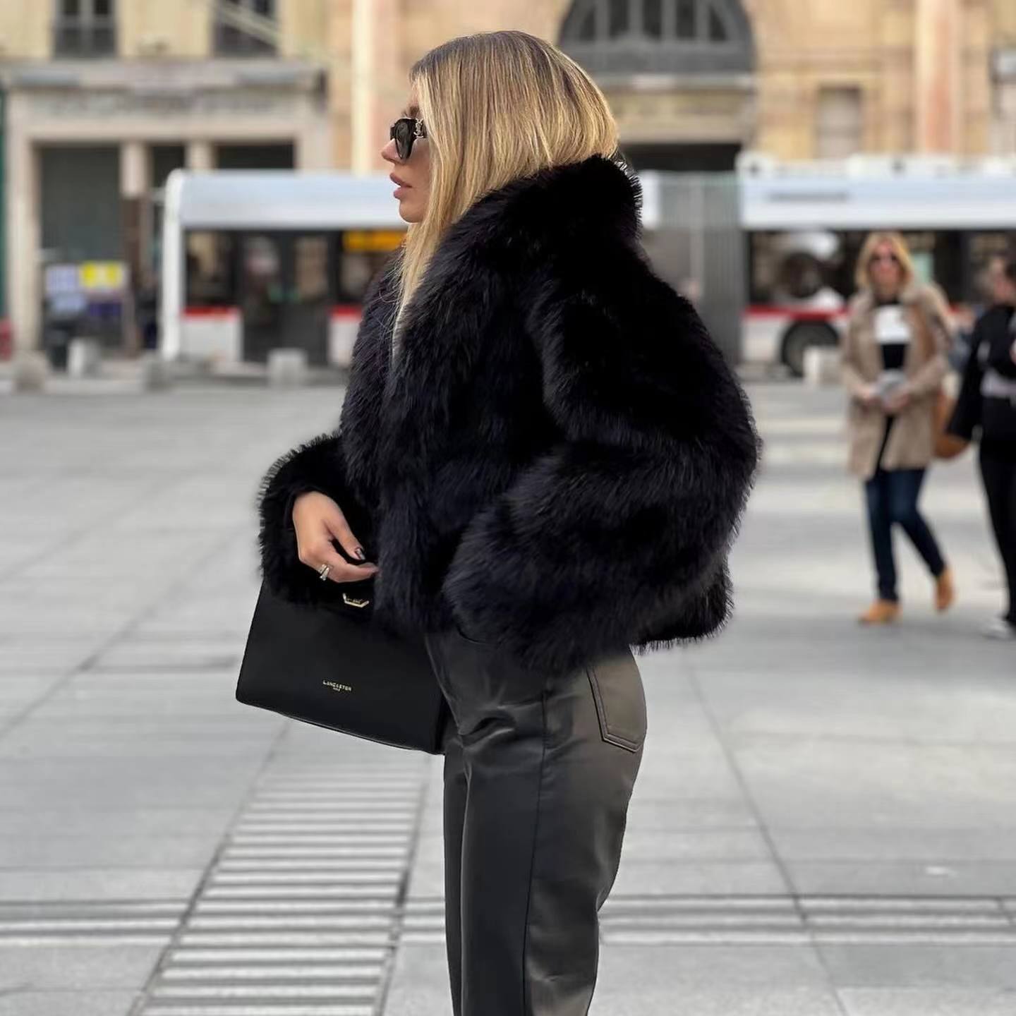 Women's - Faux Fur Winter Jacket - Stylish Outerwear