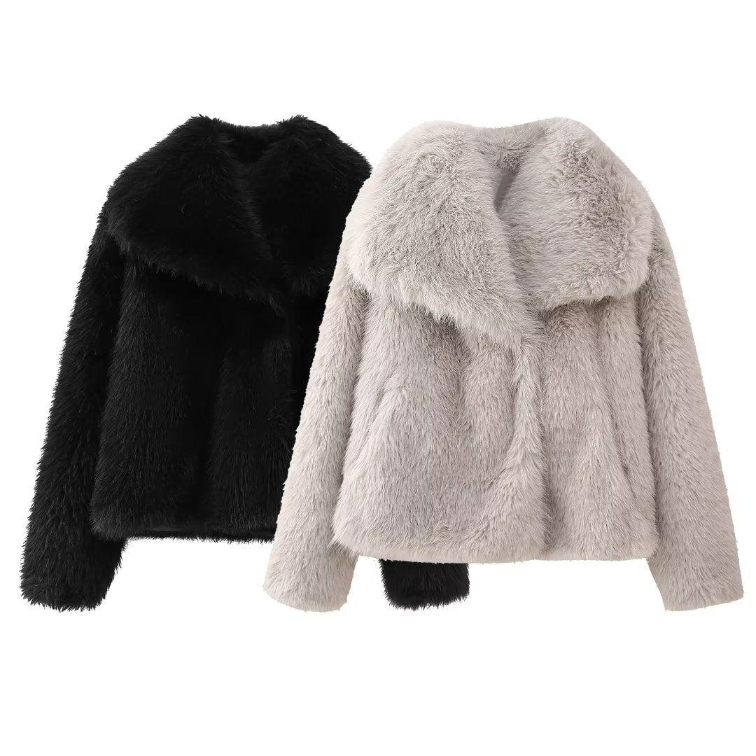 Women's faux fur jacket for glamorous appearances