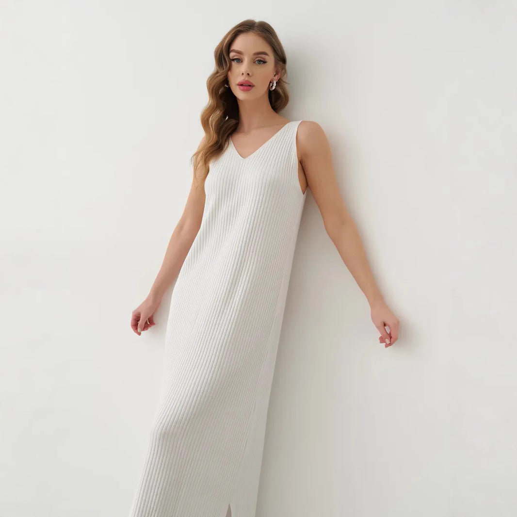 Women’s - Maxi Dress – Lightweight Pleated – V-Neck – Relaxed Fit – Narrow Straps