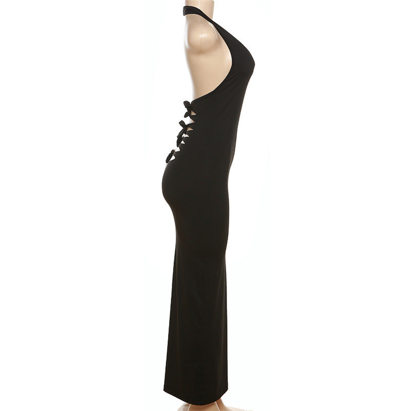 Elegant backless dress with halterneck