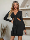 Beautiful solid colour knitted V-neck long sleeve dress