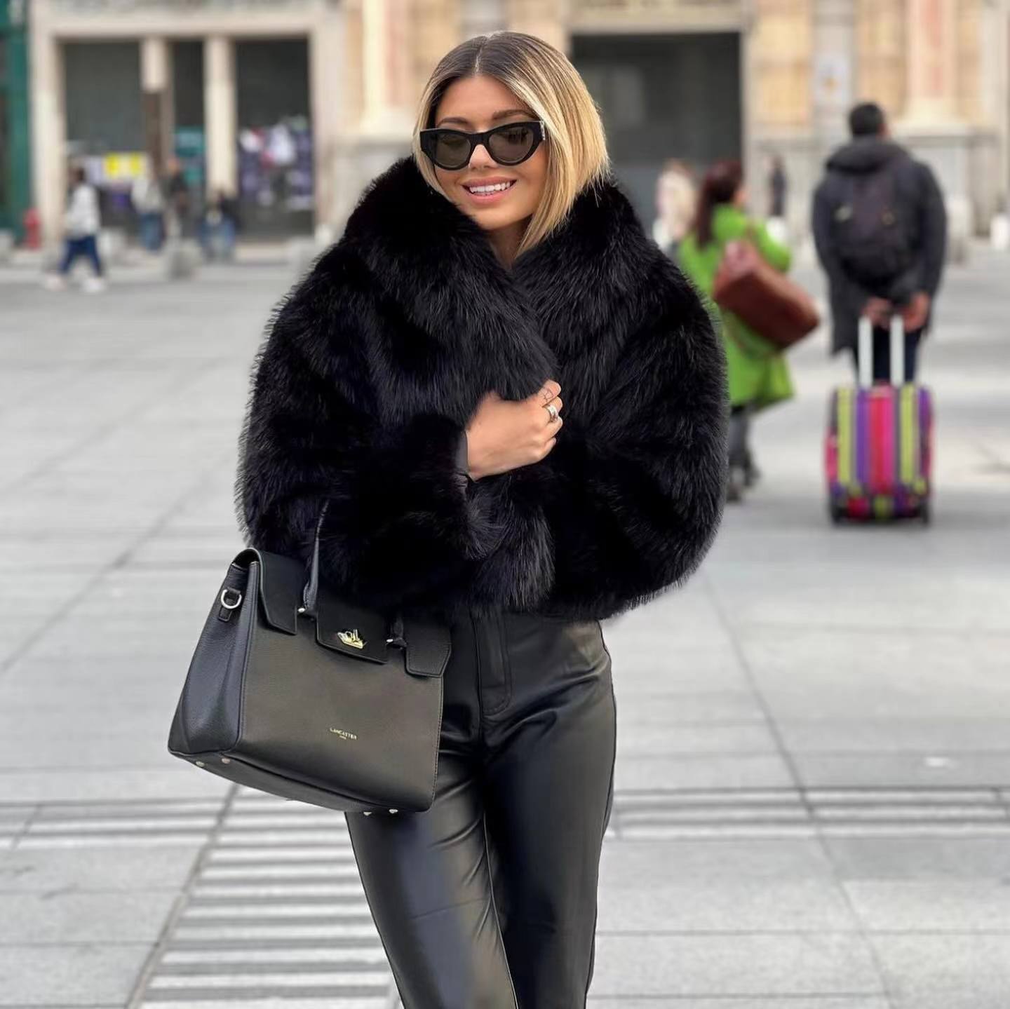 Women's - Faux Fur Winter Jacket - Stylish Outerwear