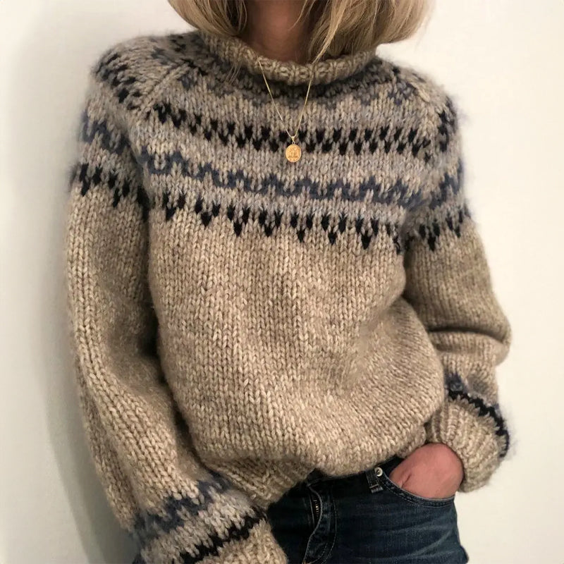 Women's - Cosy Scandinavian Sweater - Soft Material - Warm Knit Design for Comfort