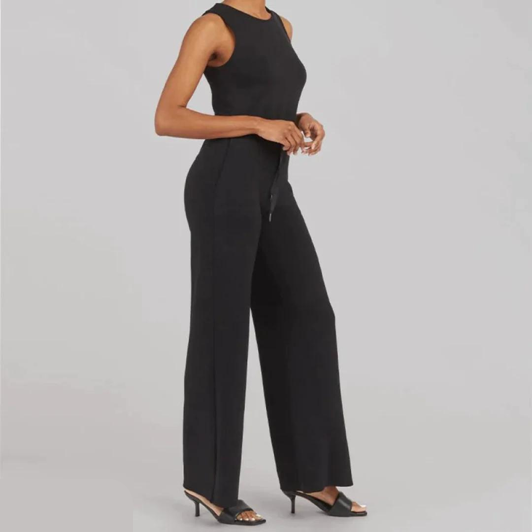 Trendy jumpsuit with wide legs and short sleeves