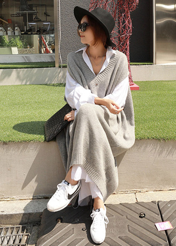 Classic V-neck long knitted dress with short sleeves