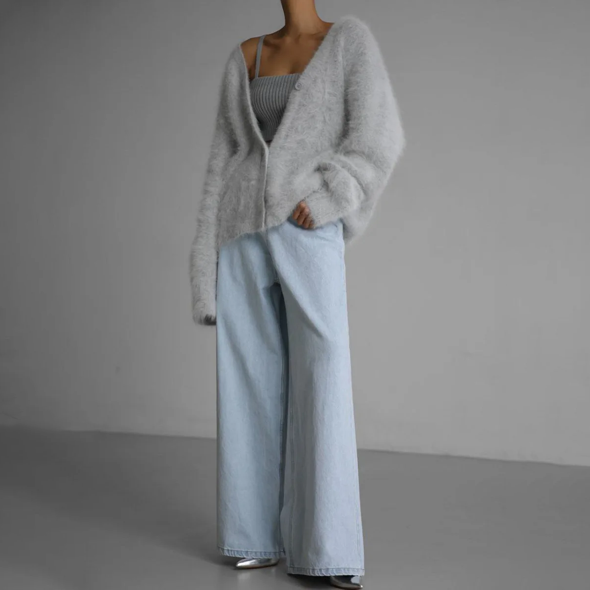 Women's - Oversized Cardigan - Soft Mohair - Button Closure - Cosy Chic Knitwear for Everyday Style