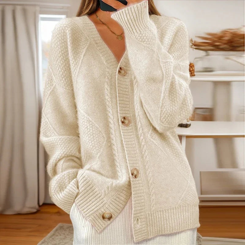 Women's - Luxe Knit Cardigan - Soft Cosy Material - Ideal for Layering Comfort - Stylish Everyday Essential