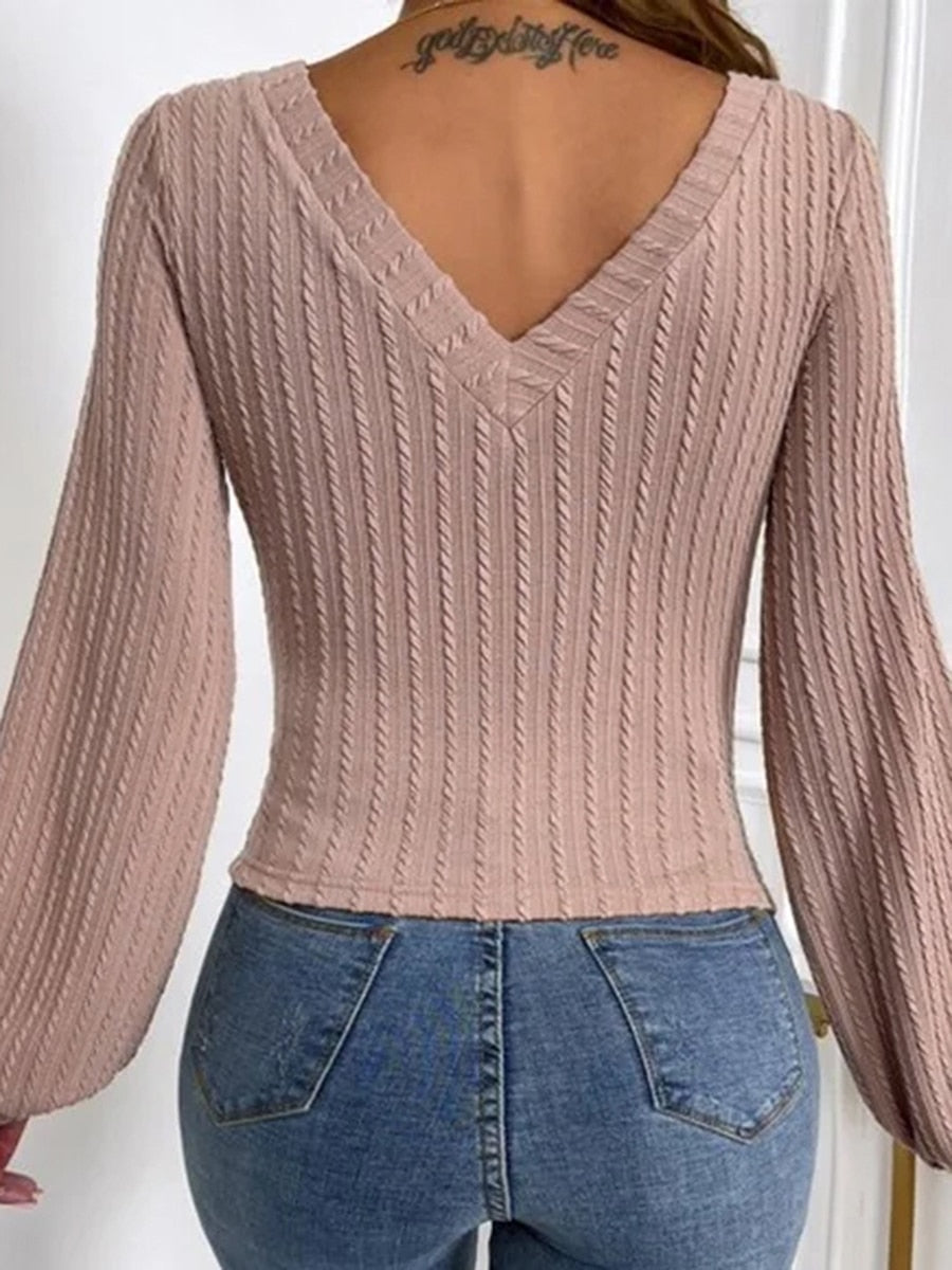 Women's fashionable knitted tops with long sleeves and V-neckline