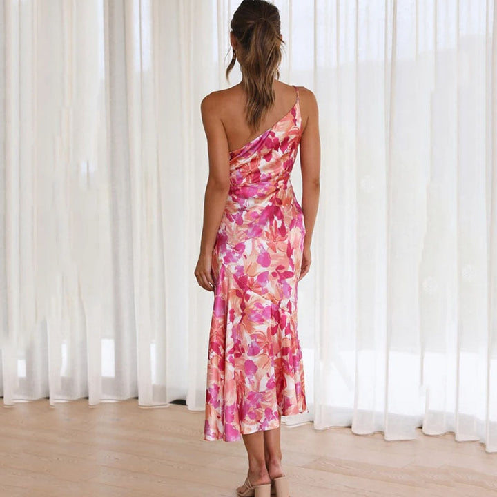 Tight-fitting one-shoulder floral dress