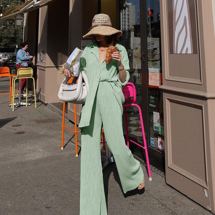 Wide trousers and blouse in ribbed fabric