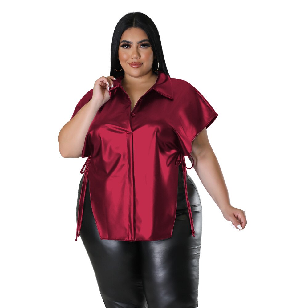 Classic-comfortable short-sleeved top: elegant oversized blouse