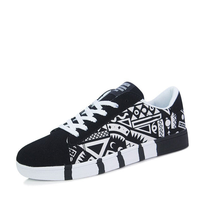 Streetwear sneaker with geometric design