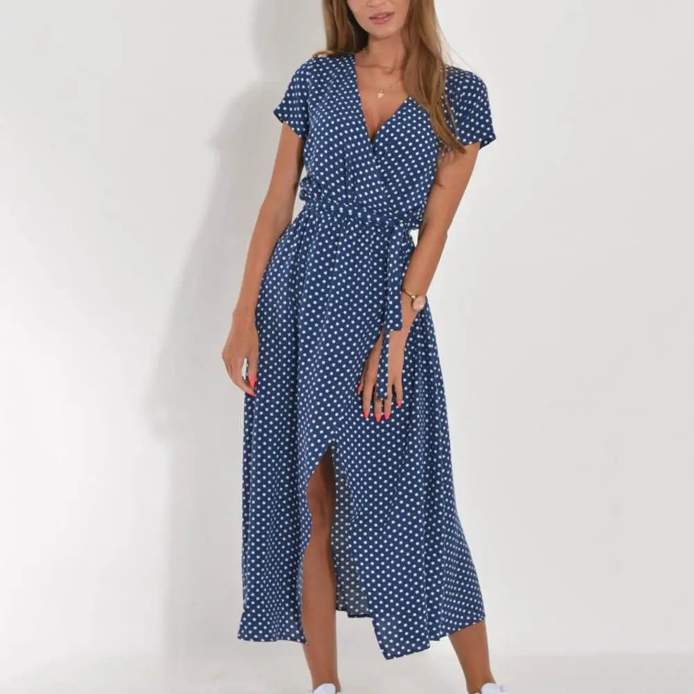 Short-sleeved, fitted dress with V-neckline