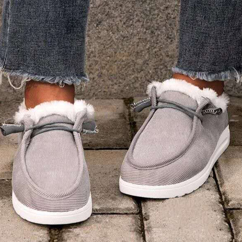 Elegant winter sneakers with fur lining