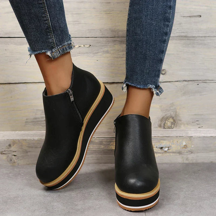 Stylish Ankle Boots With Zipper and Platform