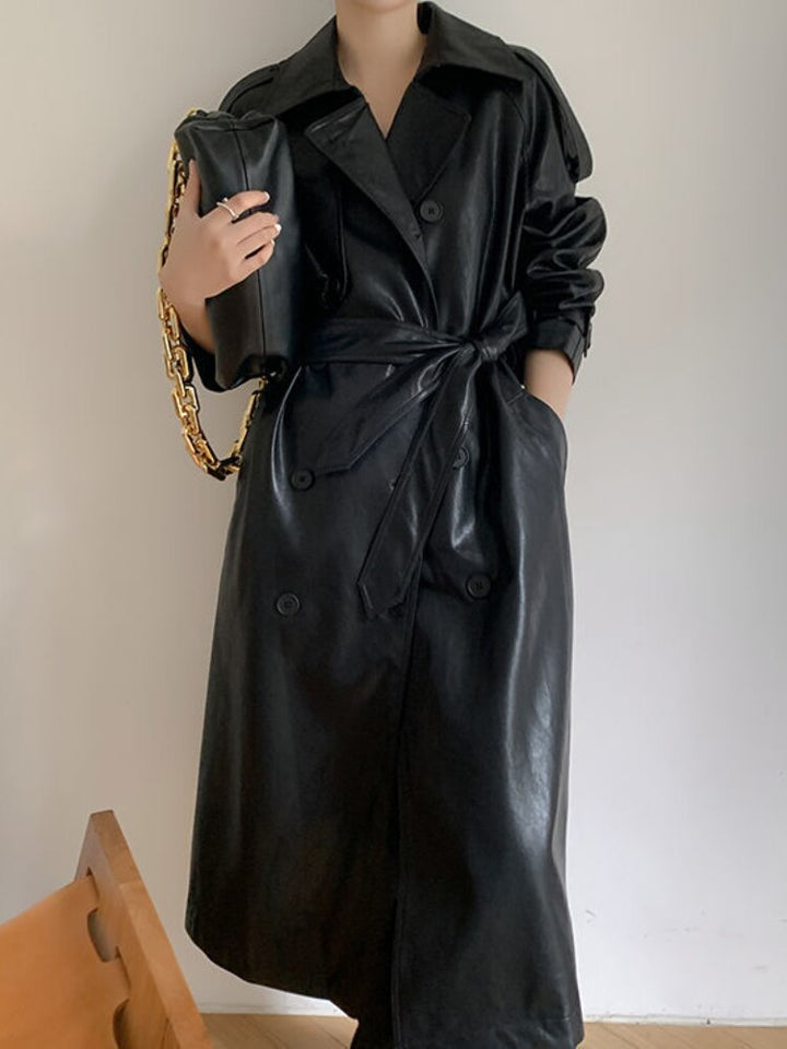 Women's trench coat - New fashion: long, thin leather coat in a loose fit