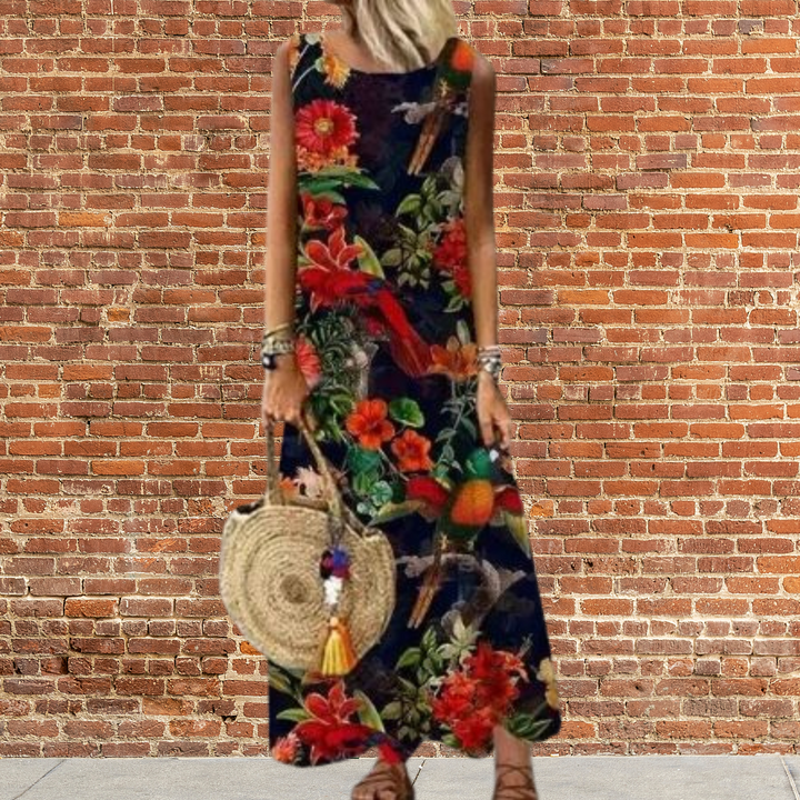 Long dress with round neckline and floral pattern