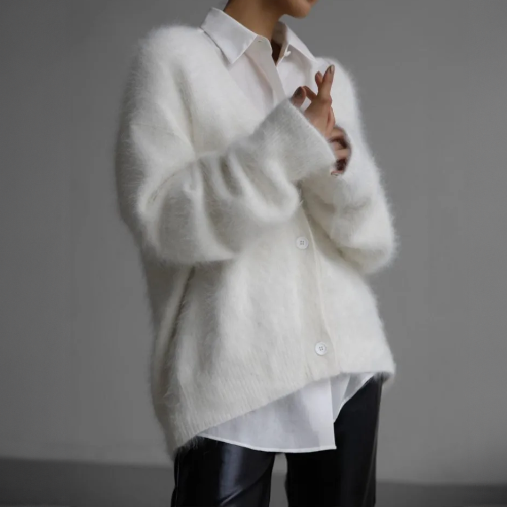 Women's - Oversized Cardigan - Soft Mohair - Button Closure - Cosy Chic Knitwear for Everyday Style