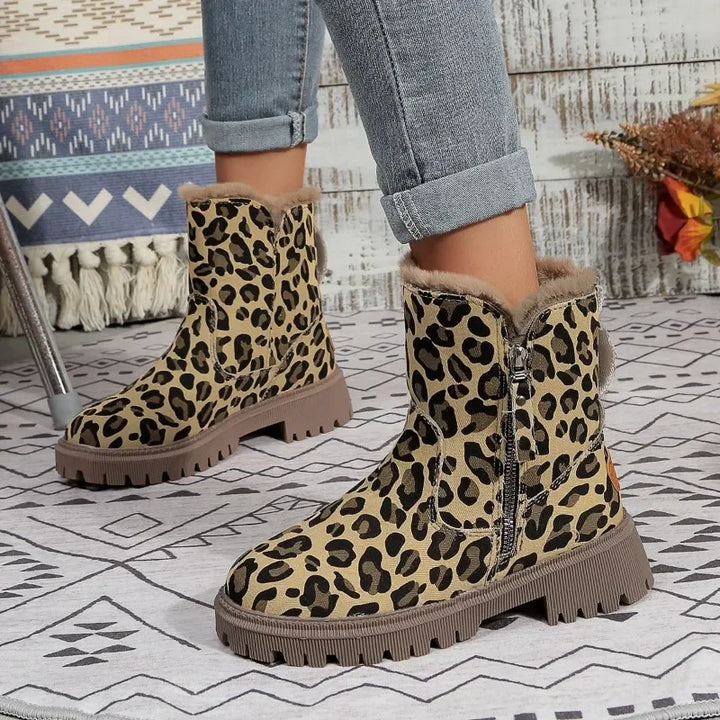 Warm leopard boots