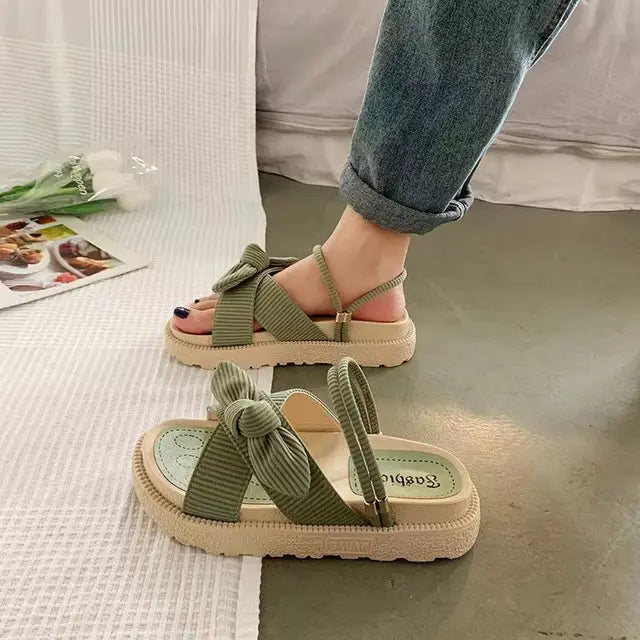 Espadrille sandals with straps