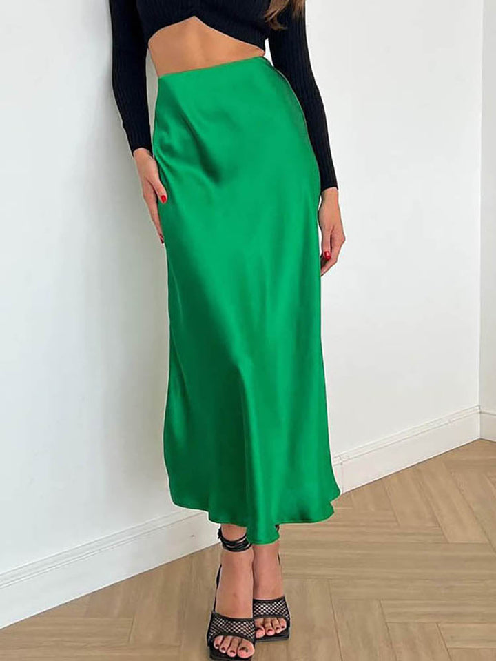 The elegant satin midi skirt