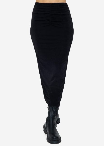 Elegant long skirt in black