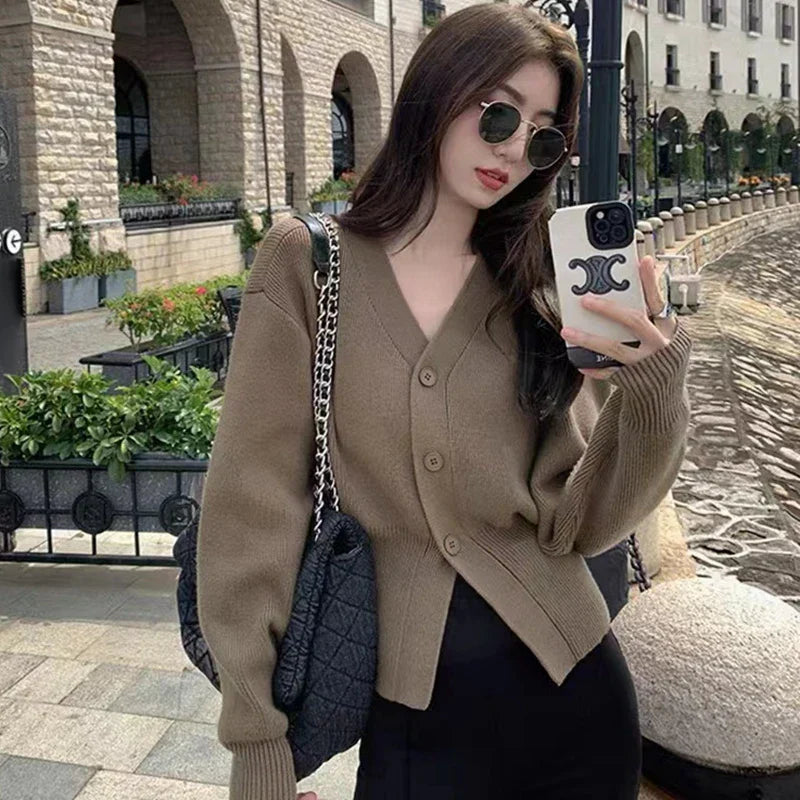 Women's - Cosy Knit Sweater - Soft Fabric - Essential Wardrobe Staple