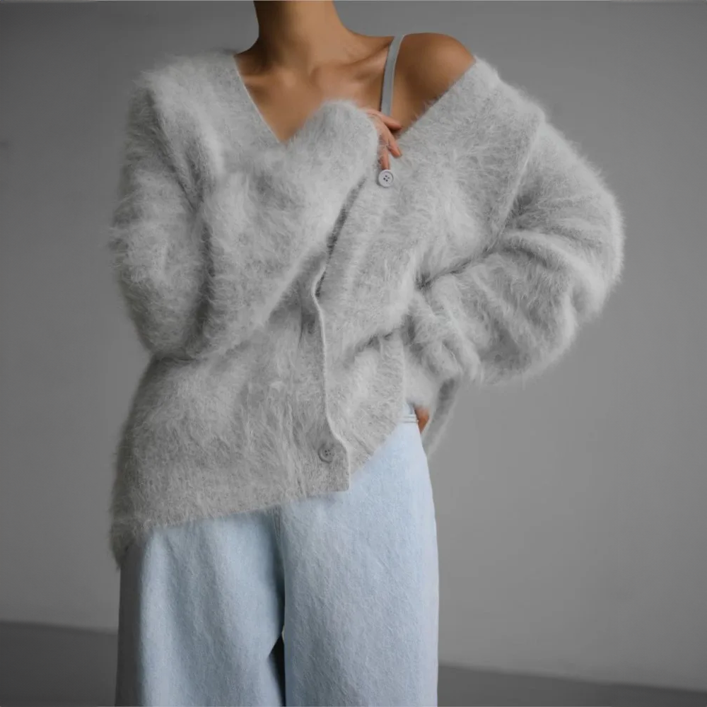 Women's - Oversized Cardigan - Soft Mohair - Button Closure - Cosy Chic Knitwear for Everyday Style