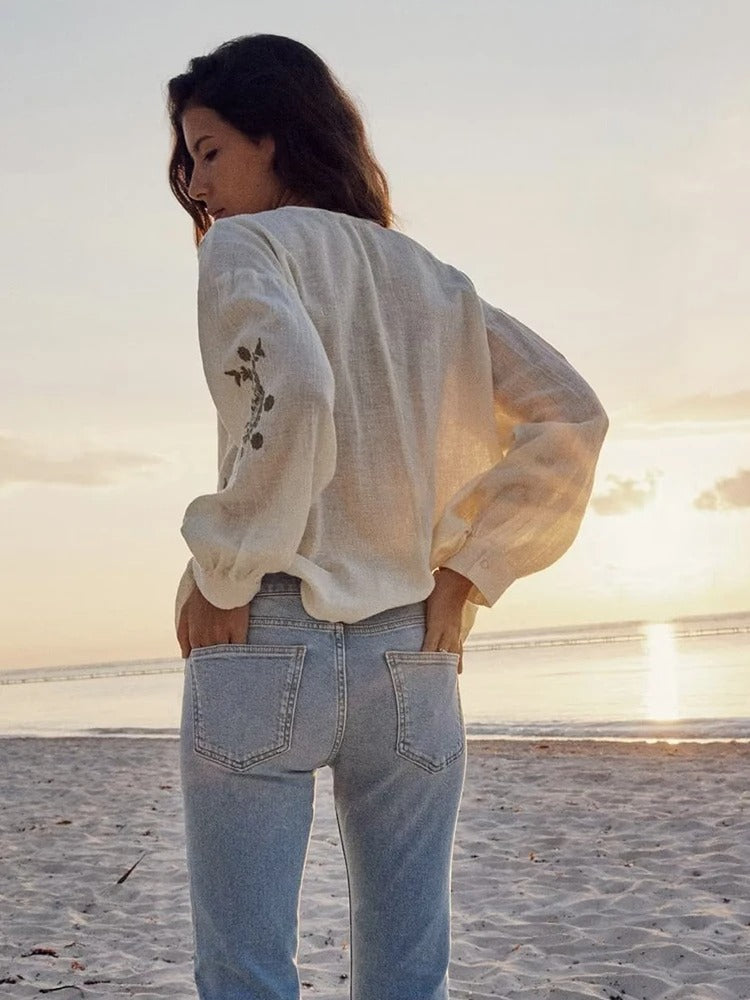 Blouse with lantern sleeves and embroidery