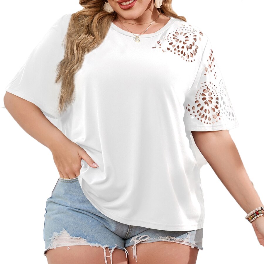 Creative cut-out: summery chiffon T-shirt for women in plus sizes