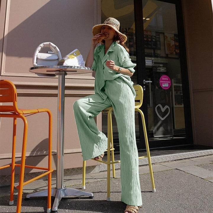 Wide trousers and blouse in ribbed fabric