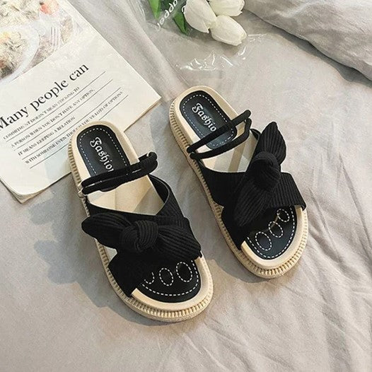 Espadrille sandals with straps