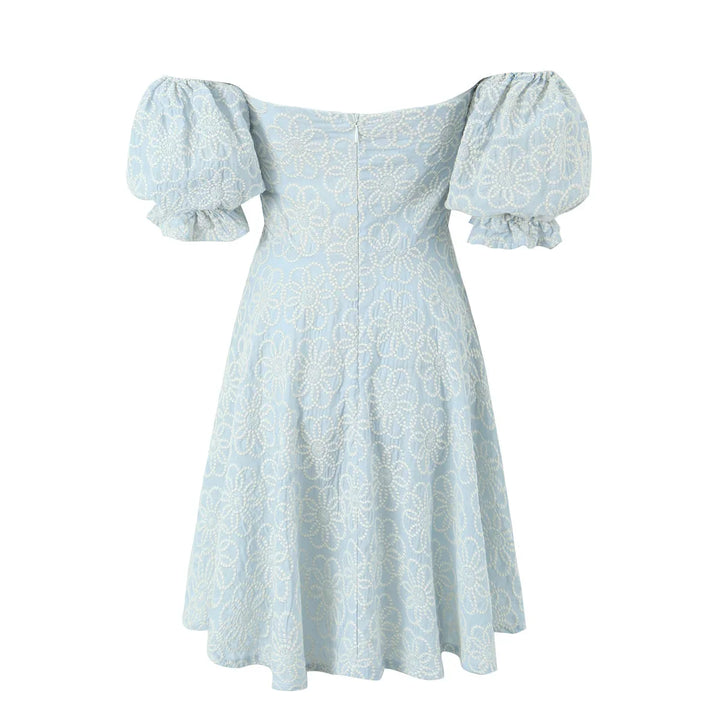 Lace pattern dress with lacing and puff sleeves