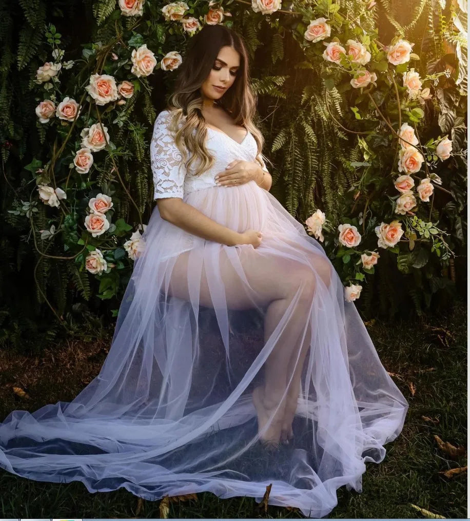 Romantic and playful maternity dresses - 2024 Edition