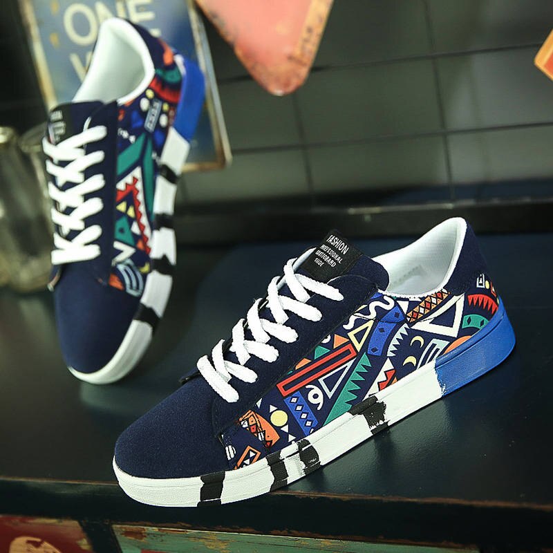 Streetwear sneaker with geometric design