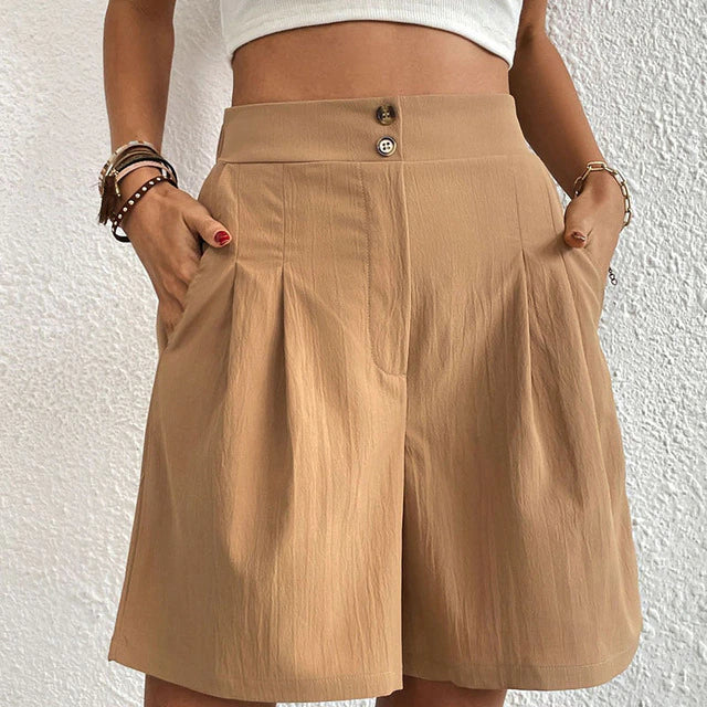 Double-buttoned shorts