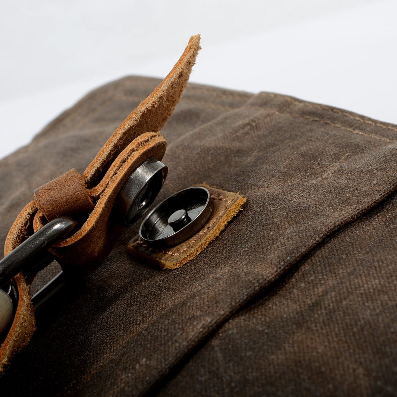Unisex - Small Canvas Messenger Bag - Stylish & Versatile
